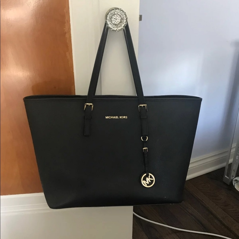 Black Michael Kors tote